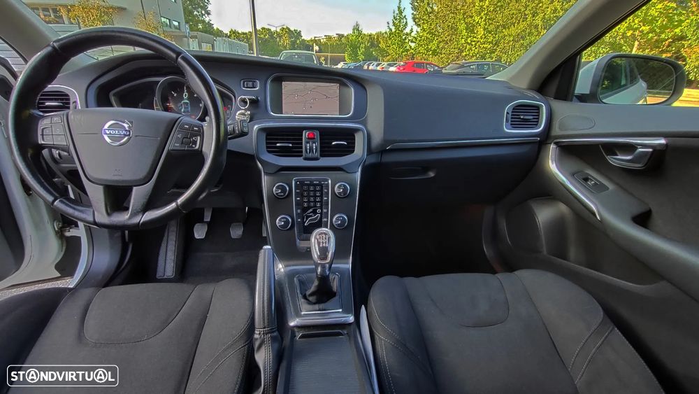 Volvo V40 ver-1-6-d2-eco-momentum - 11
