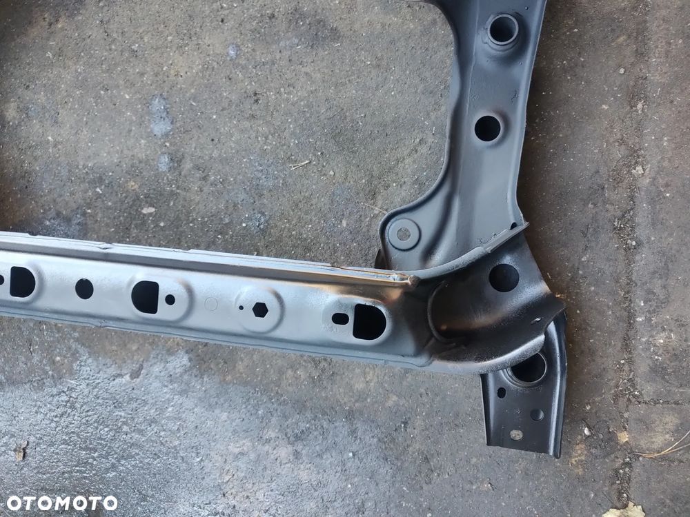 MERCEDES C W206 AMG  WÓZEK SANKI ŁAWA TRAWERS PRZÓD - 5