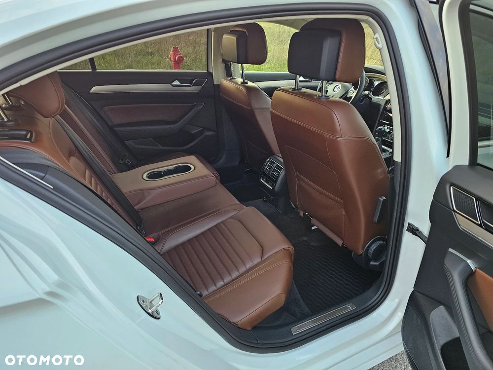 Volkswagen Passat 1.8 TSI BMT Highline - 31