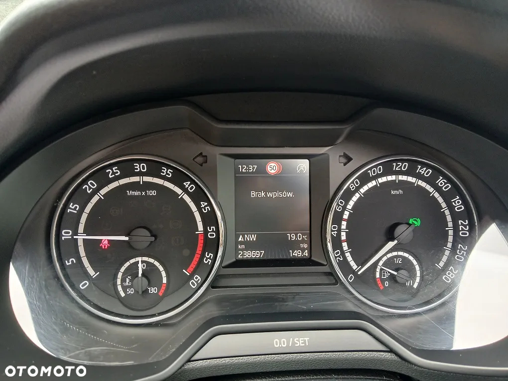 Skoda Octavia Combi 2.0 TDI DSG RS - 14