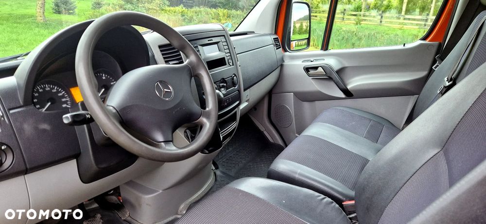 Mercedes-Benz Sprinter - 10