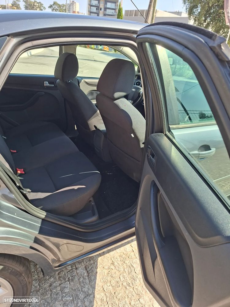 Ford Focus - 10