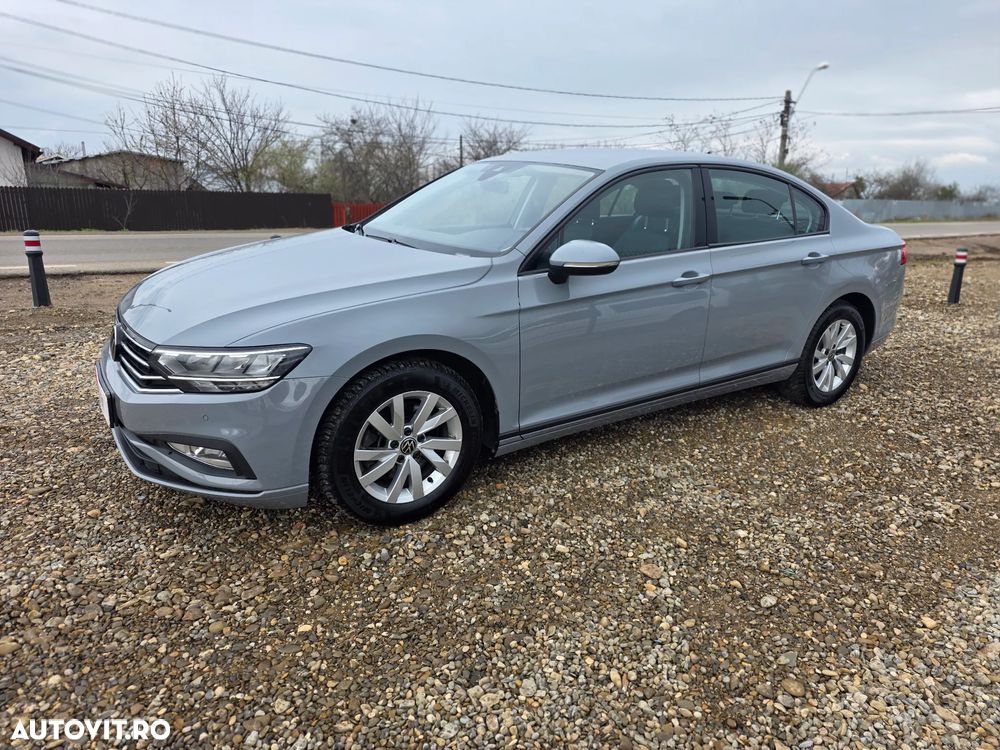 Volkswagen Passat 2.0 TDI DSG Comfortline - 23