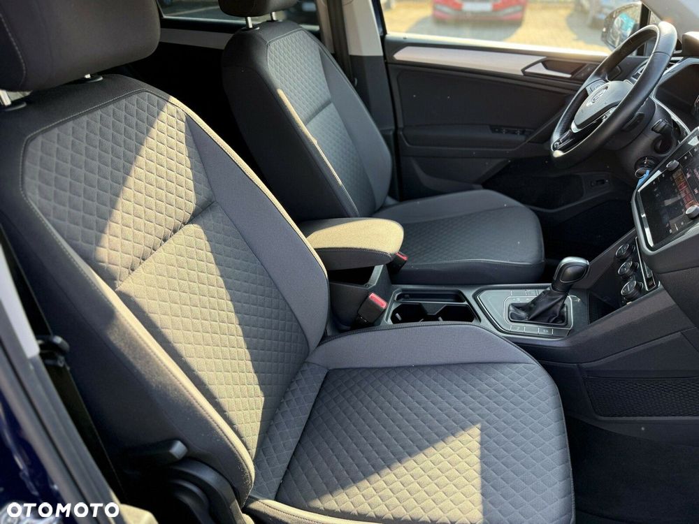 Volkswagen Tiguan - 12
