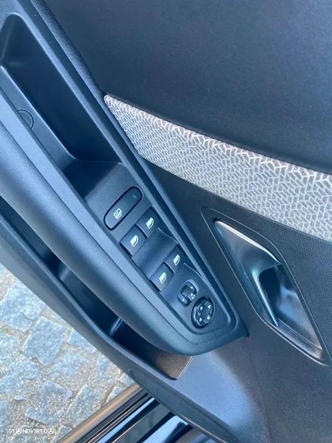 Citroën C4 1.2 PureTech Shine Pack EAT8 - 33