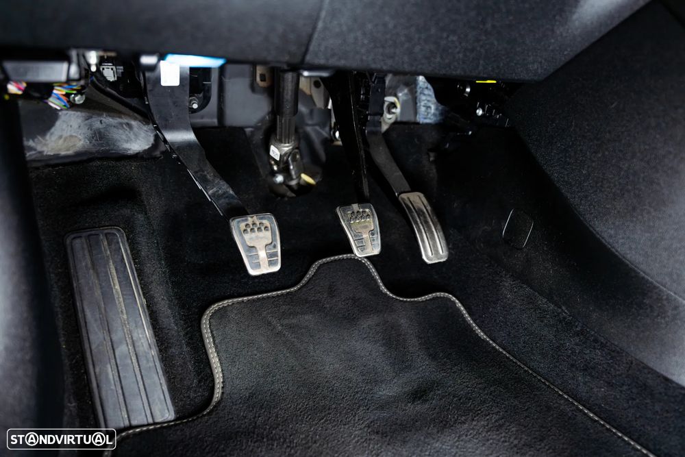 Ford Fiesta 1.5 EcoBoost ST - 46
