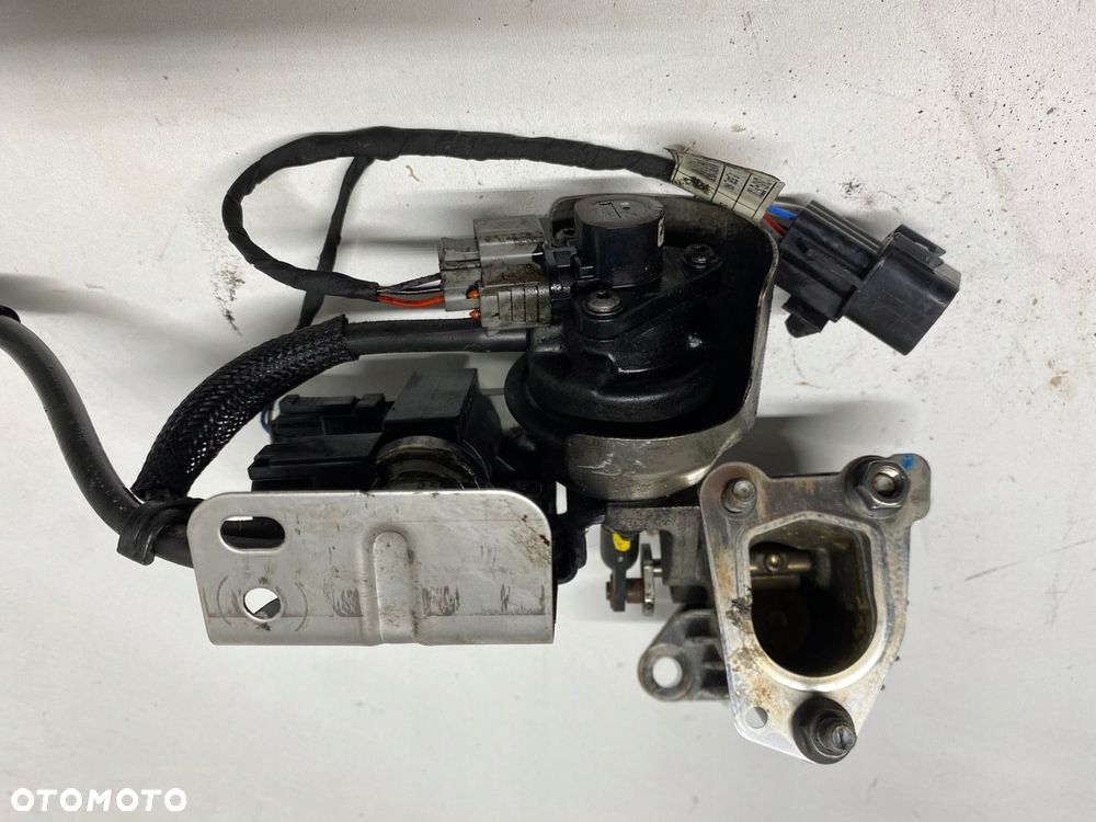 ZAWÓR CHŁODNICY EGR HYUNDAI IX35 2.0 CRDI D4HA - 1