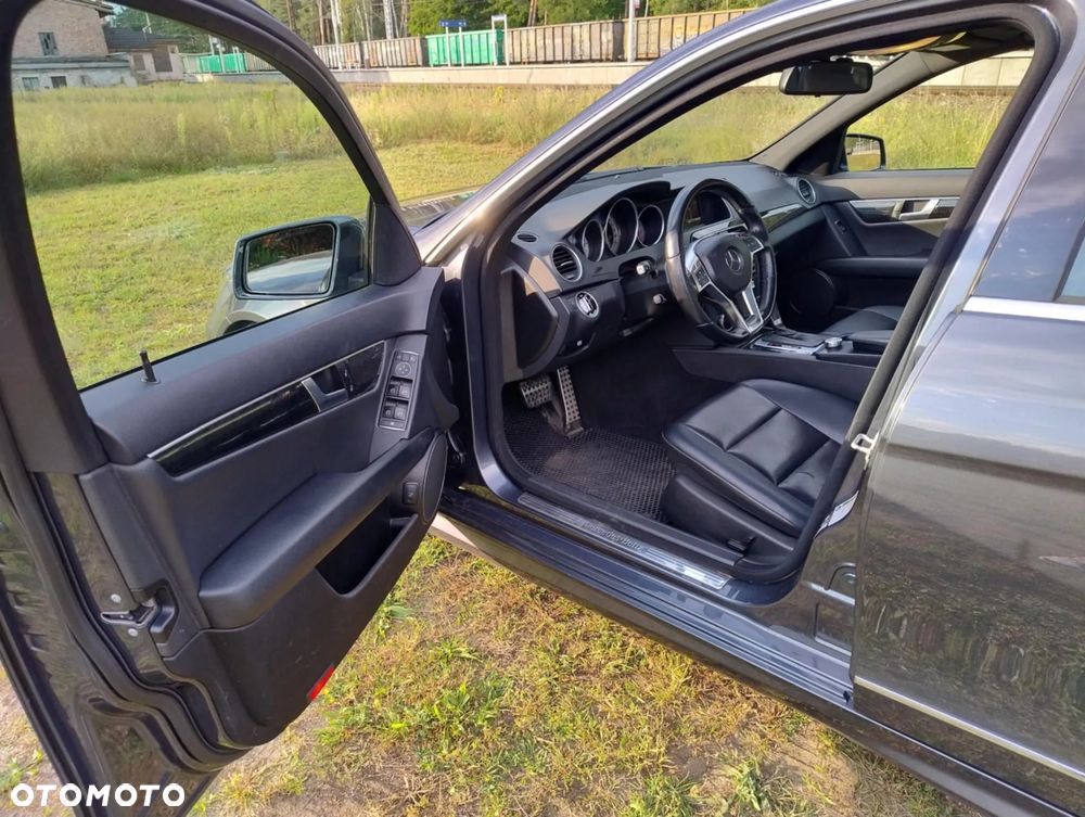 Mercedes-Benz Klasa C 350 4Matic (BlueEFFICIENCY) 7G-TRONIC Avantgarde - 14