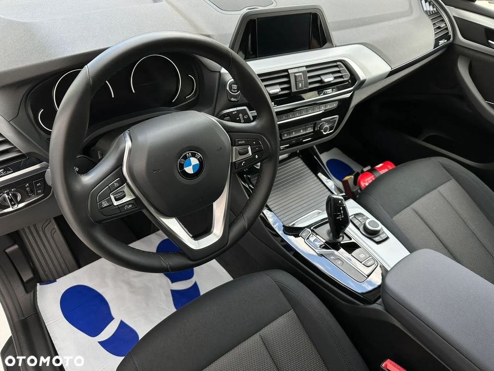 BMW X3 xDrive20i sport - 24