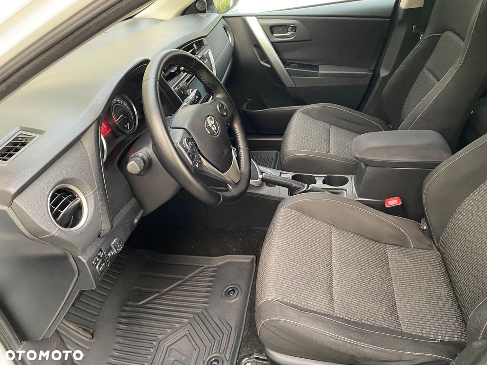 Toyota Auris 1.8 HSD Luna - 12