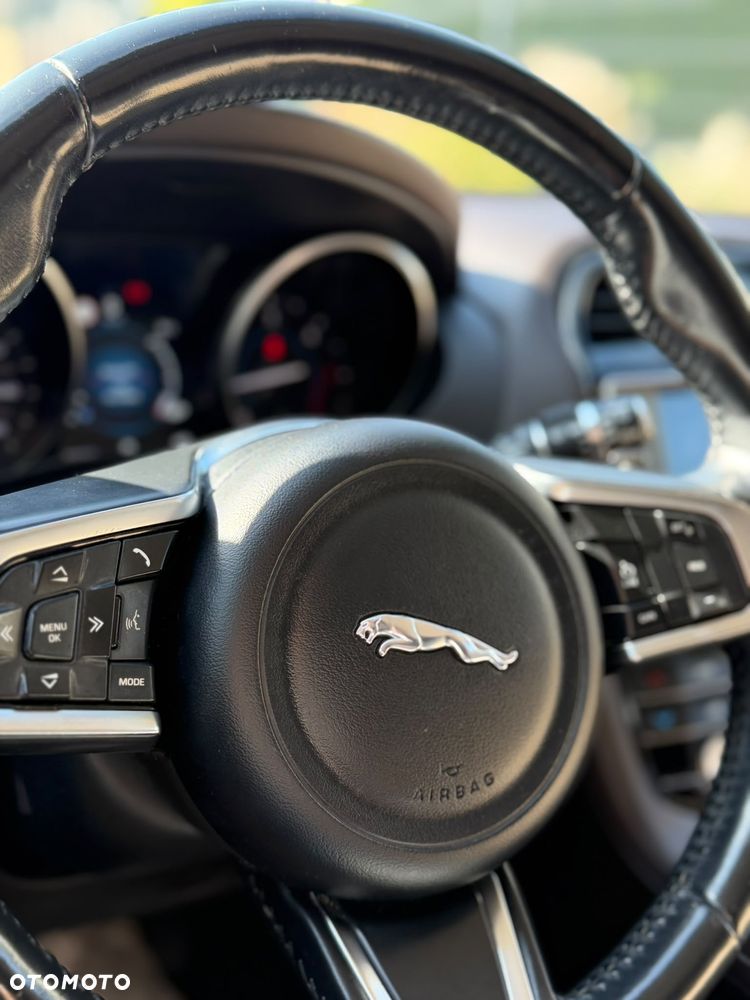 Jaguar F-Pace 2.0 i4D AWD Prestige - 18