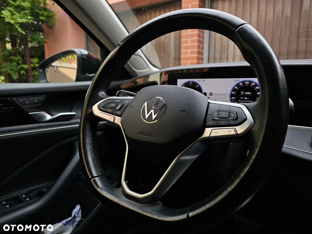 Volkswagen Passat - 8