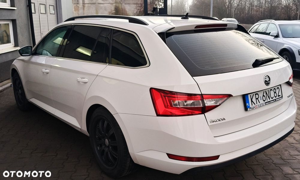 Skoda Superb 2.0 TDI Ambition - 2