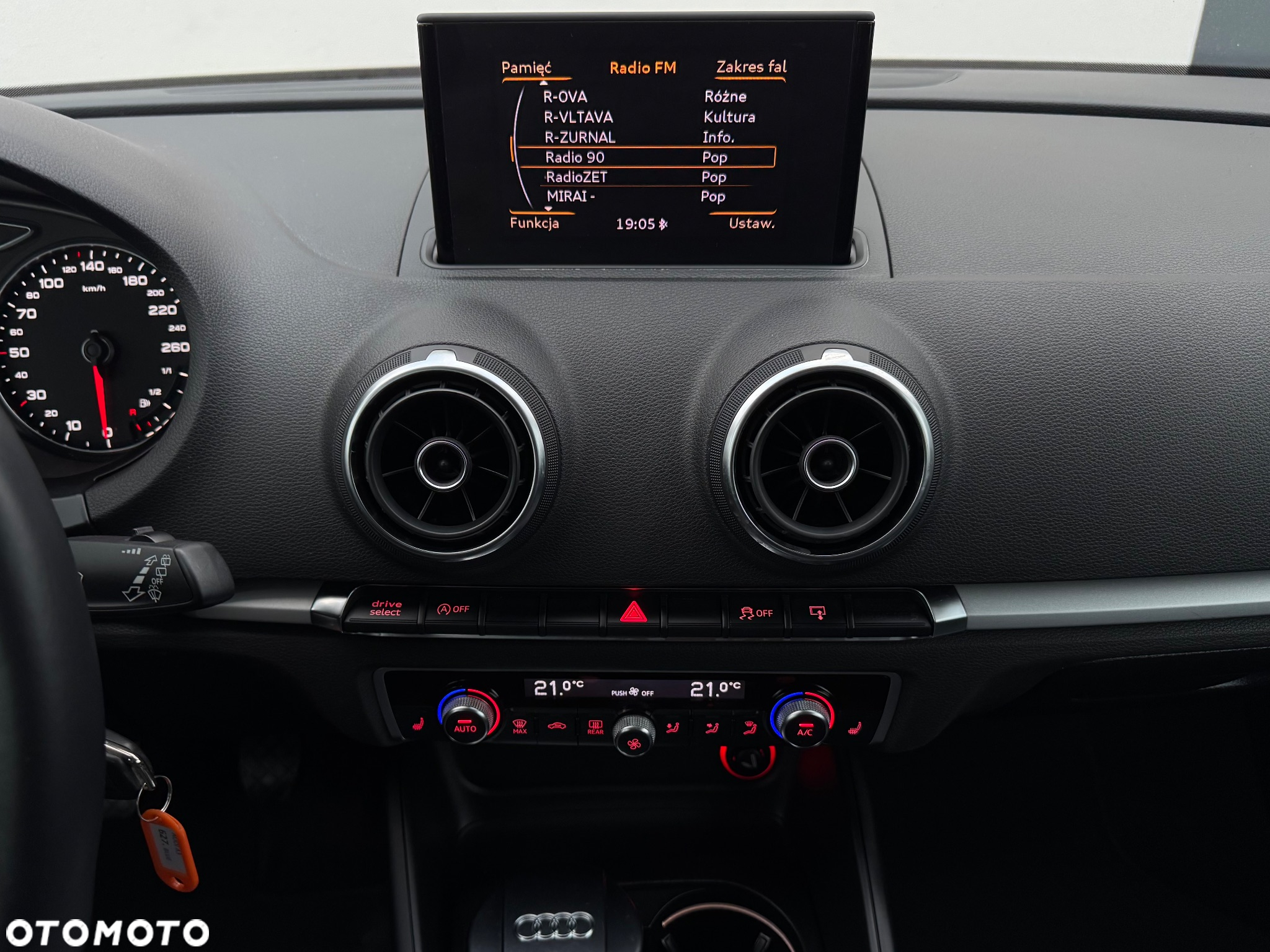 Audi A3 1.6 TDI Limousine Ambition - 21