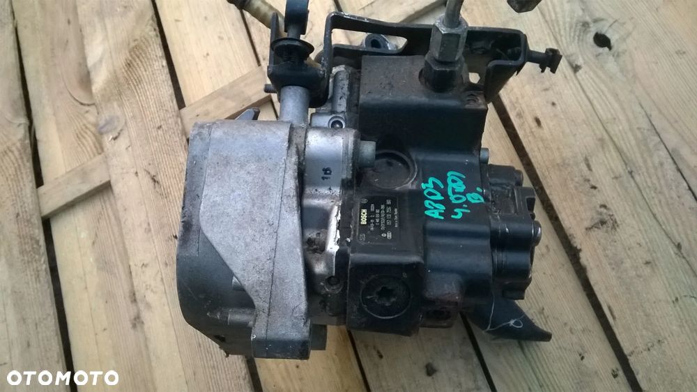 AUDI A8 D3 4.0 TDI POMPA WTRYSKOWA 057130755G