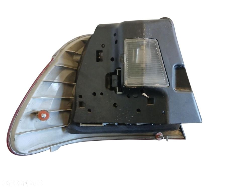 LAMPA PRAWA TYLNA TYŁ BMW E46 - 2