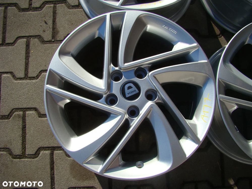 a177 5x114.3 Dacia Duster 7Jx17 et40 Nowy Sacz - 5