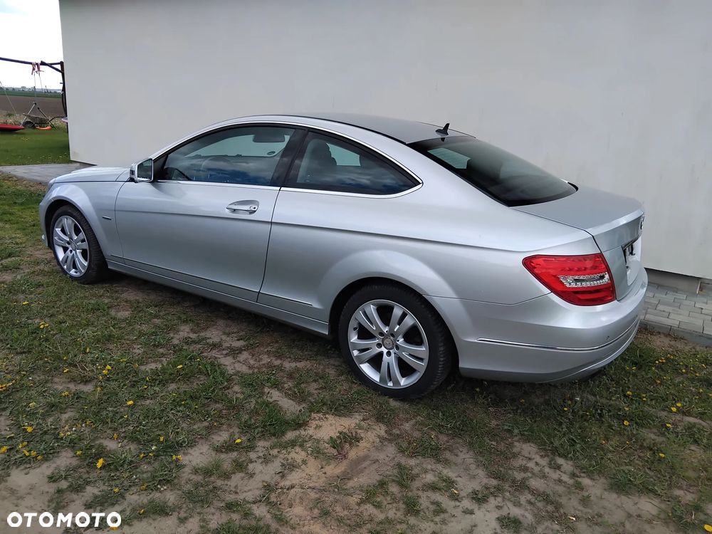 Mercedes-Benz Klasa C 180 CGI BlueEff - 4