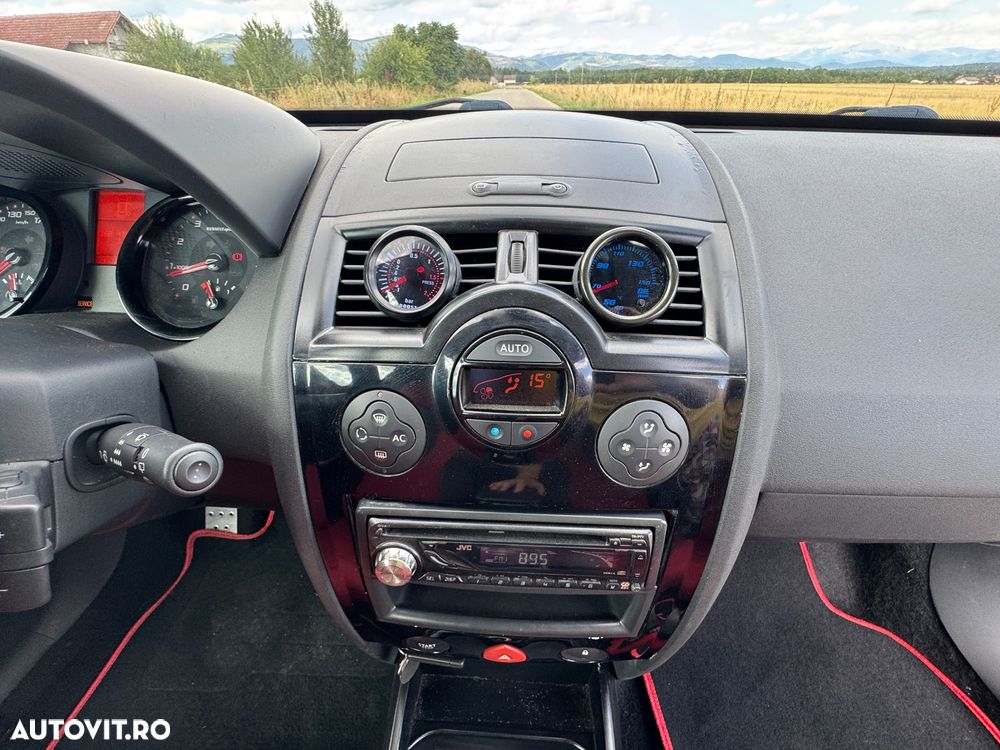 Renault Megane Sport F1-Team - 9