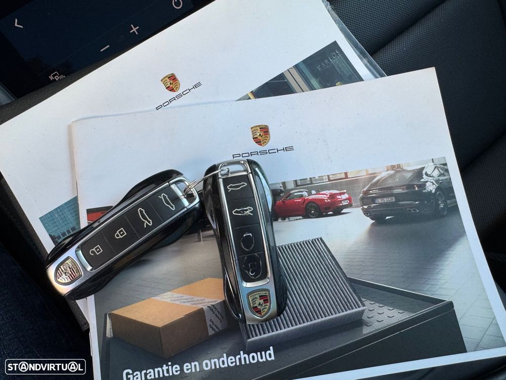 Porsche Taycan Turbo - 14