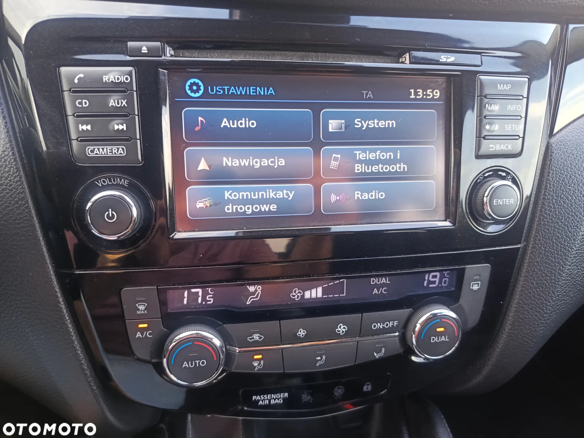 Nissan Qashqai 1.2 DIG-T N-Connecta EU6 - 25