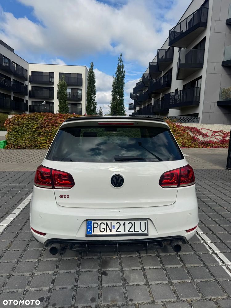 Volkswagen Golf VI 2.0 TSI GTI - 4