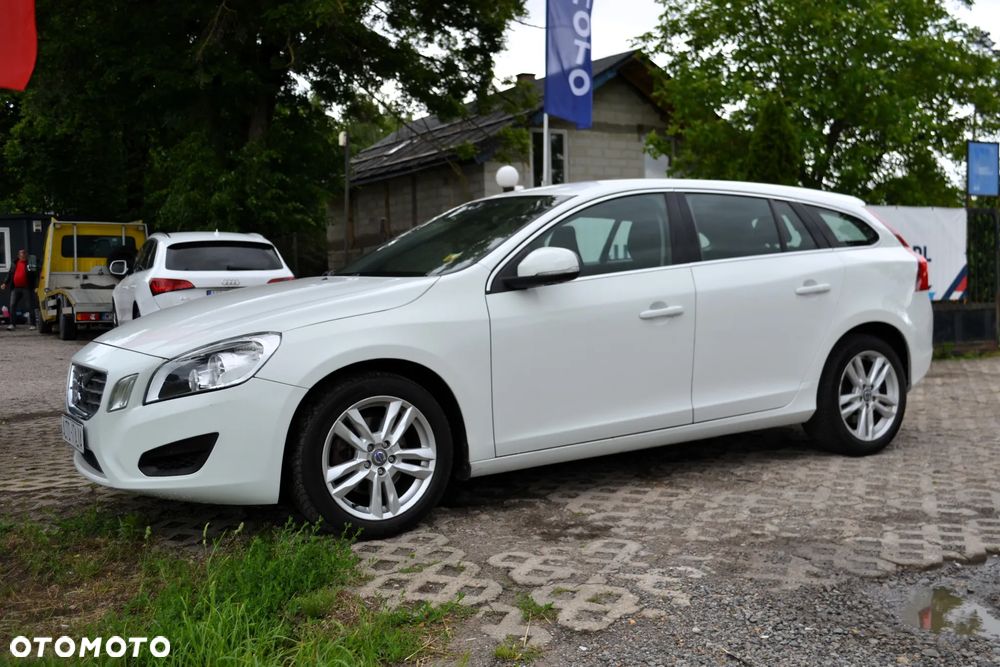 Volvo V60 DRIVe Momentum - 2