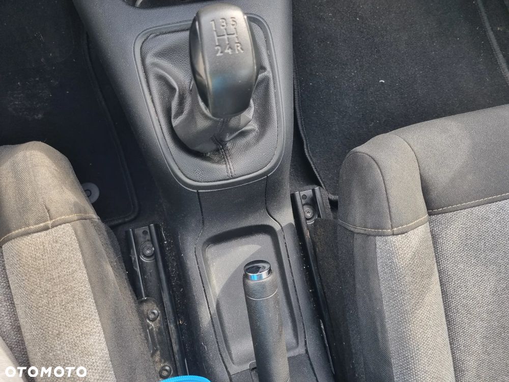 Citroën C3 Pure Tech 82 FEEL - 17
