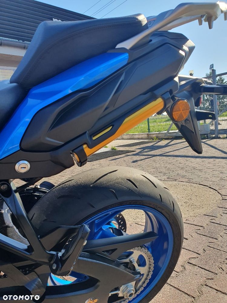 Suzuki GSX - 9