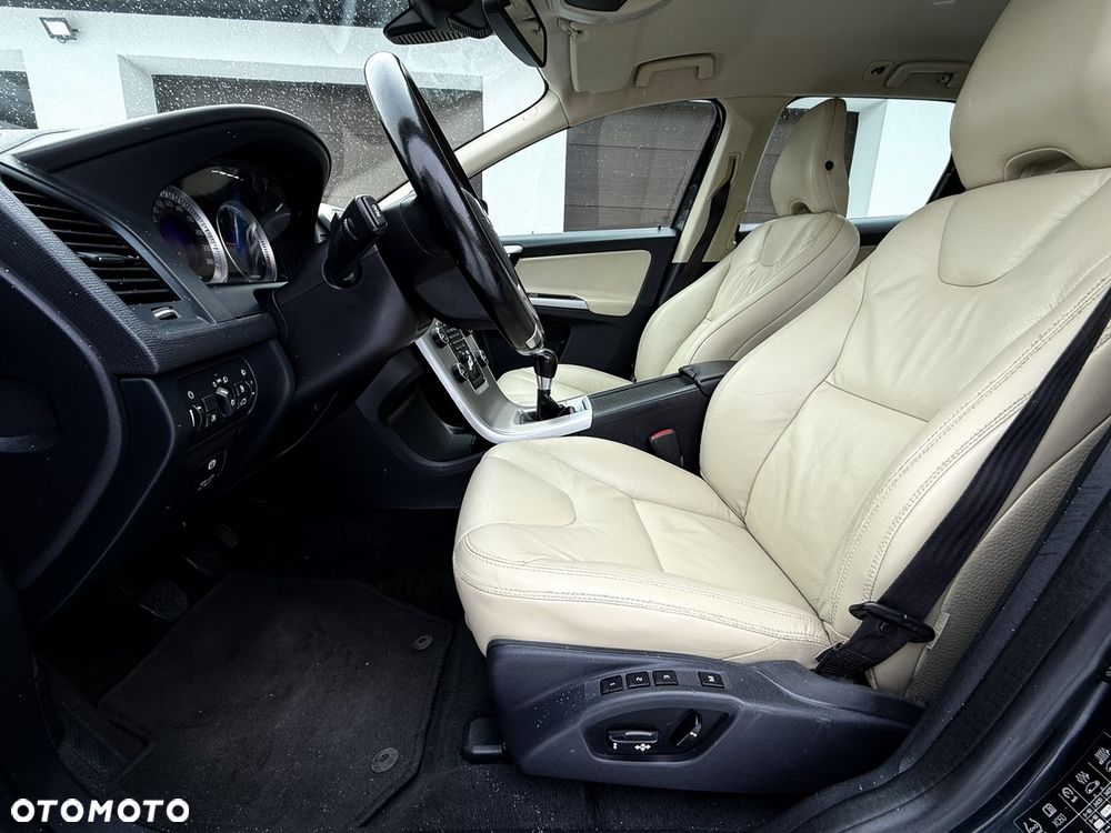 Volvo XC 60 DRIVe Momentum - 14