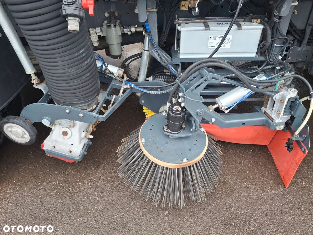 Mercedes-Benz Axor 1829 Zamiatarka Johnston 2 Silniki Szczotki L/R Karcher Listwa Ciśnieniowa - 4