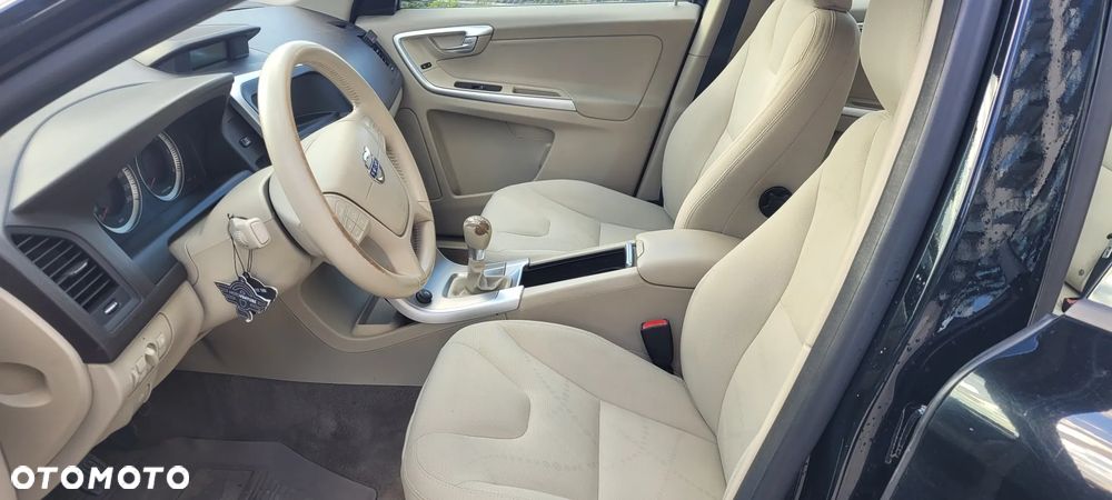 Volvo XC 60 D5 AWD Momentum - 13