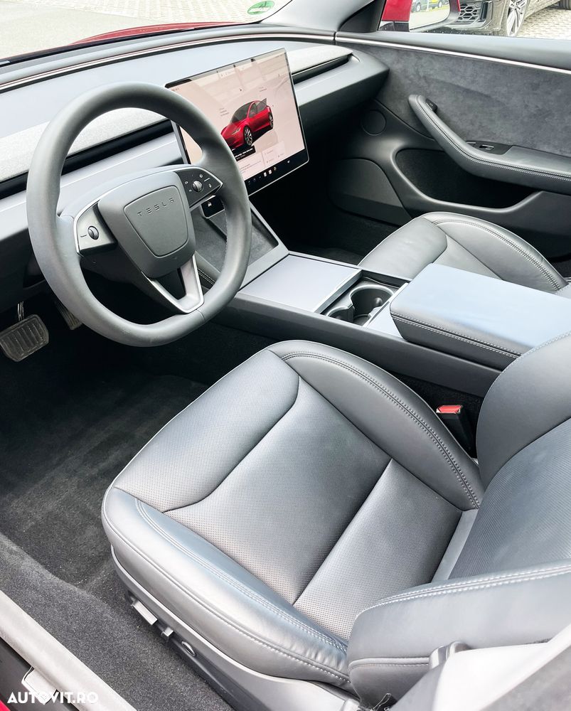 Tesla Model 3 - 10