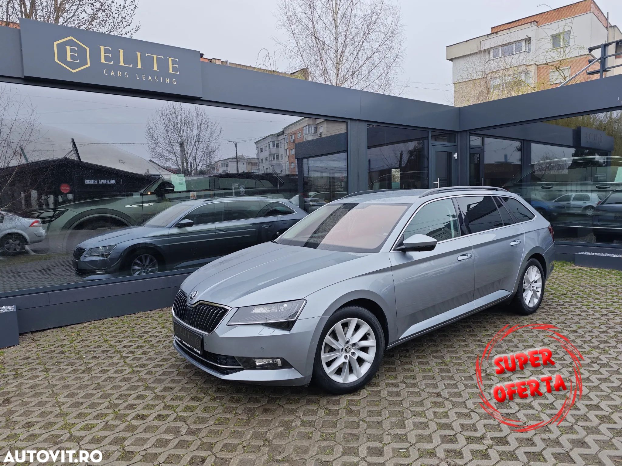 Skoda Superb 2.0 TDI DSG Ambition - 1