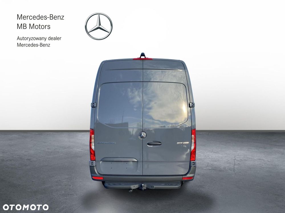 Mercedes-Benz Sprinter - 4