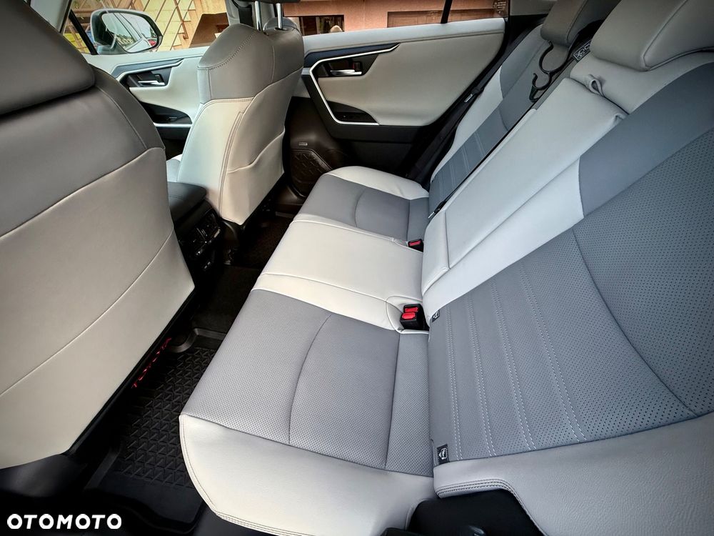 Toyota RAV4 - 12
