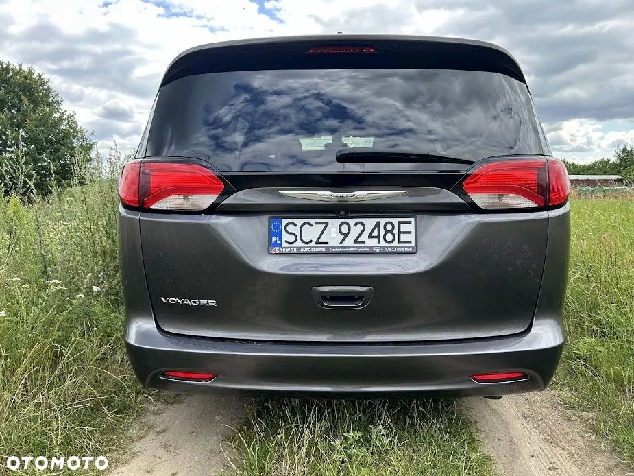 Chrysler Pacifica - 12