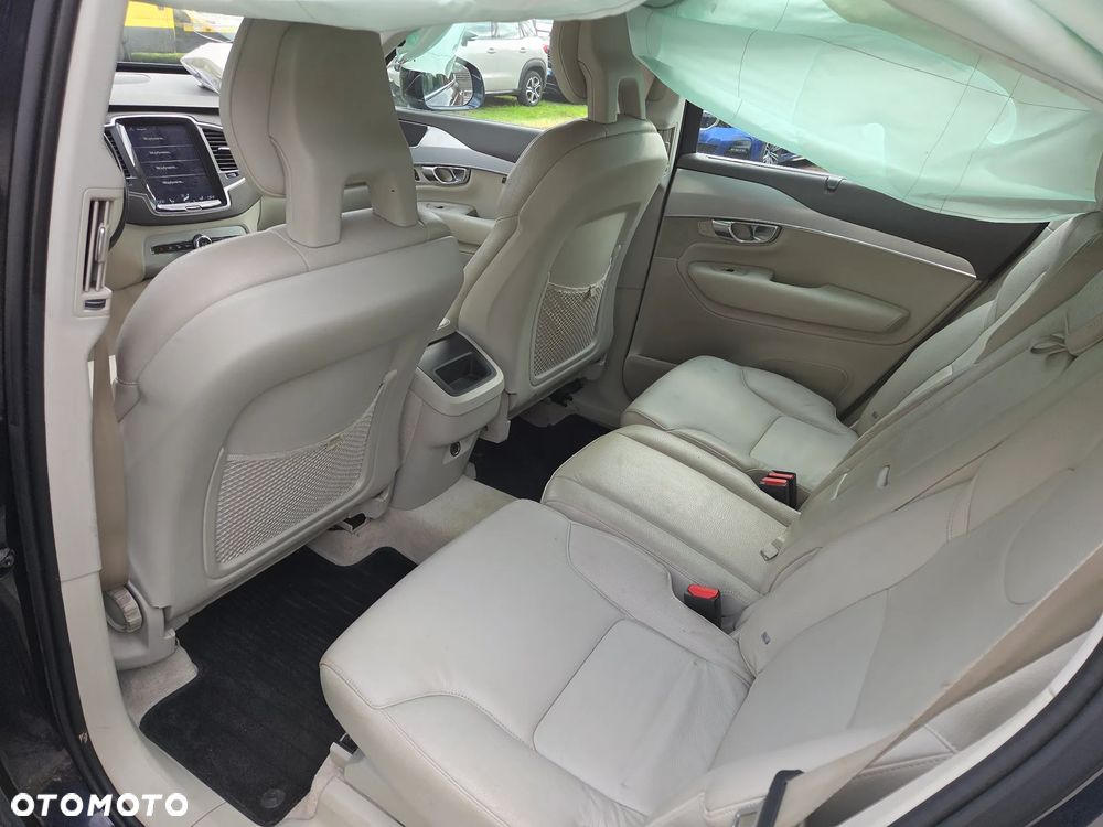 Volvo XC 90 - 21