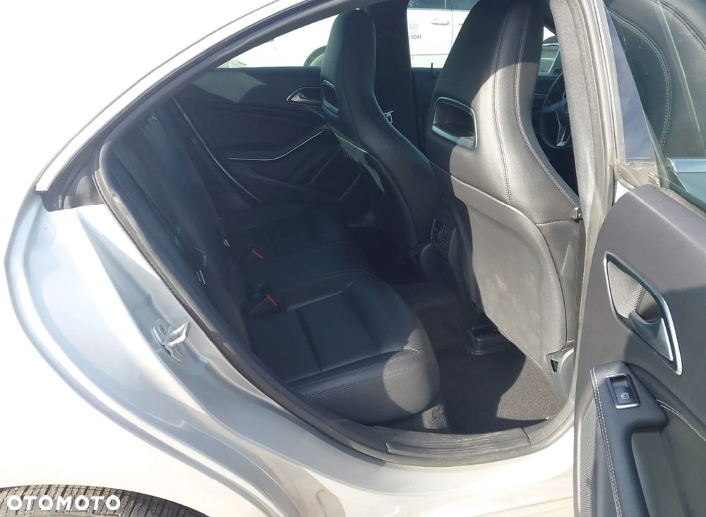 Mercedes-Benz CLA 250 4-Matic - 10