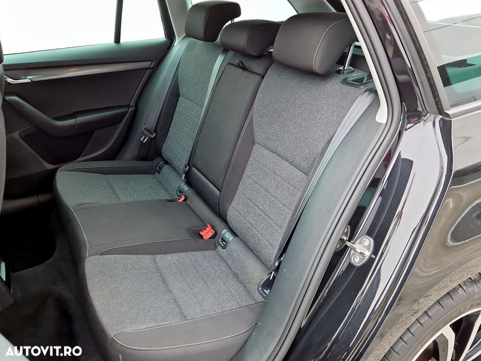 Skoda Octavia 2.0 TDI DSG Ambition - 15