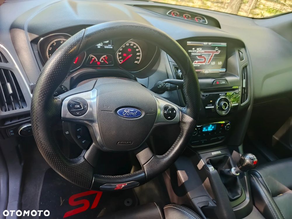 Ford Focus 2.0 EcoBoost ST - 21