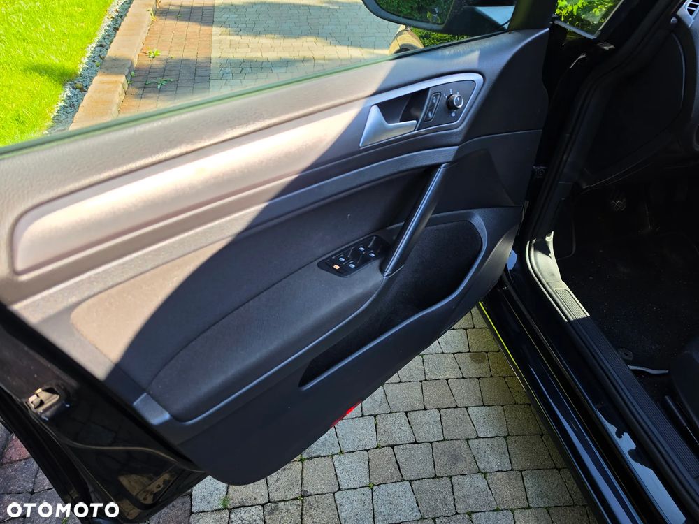 Volkswagen Golf Variant - 11