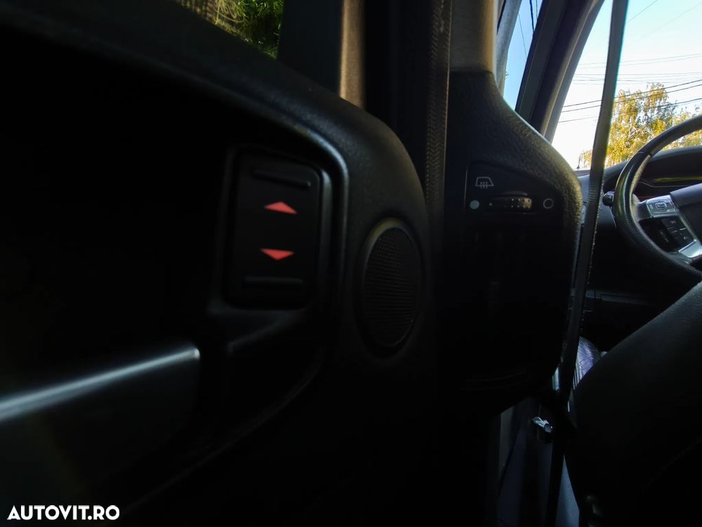 Ford Galaxy - 26