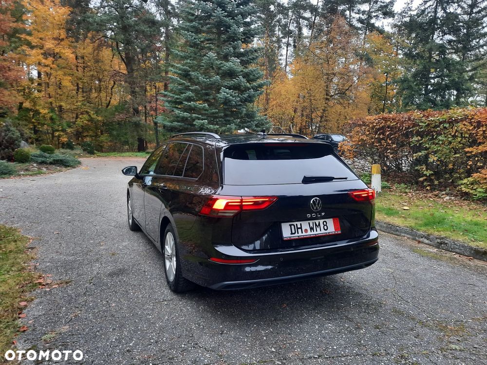Volkswagen Golf - 8