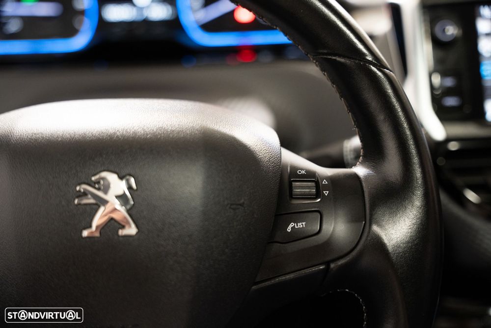 Peugeot 2008 1.2 PureTech Style - 14