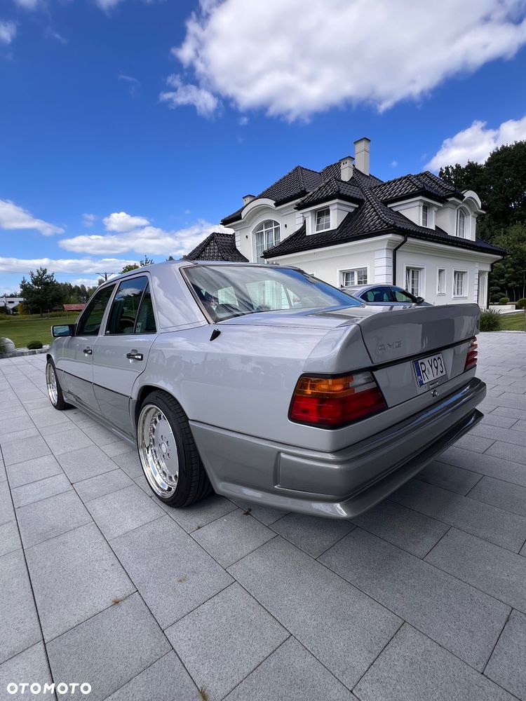 Mercedes-Benz W124 (1984-1993)
