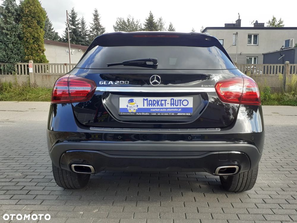 Mercedes-Benz GLA - 4