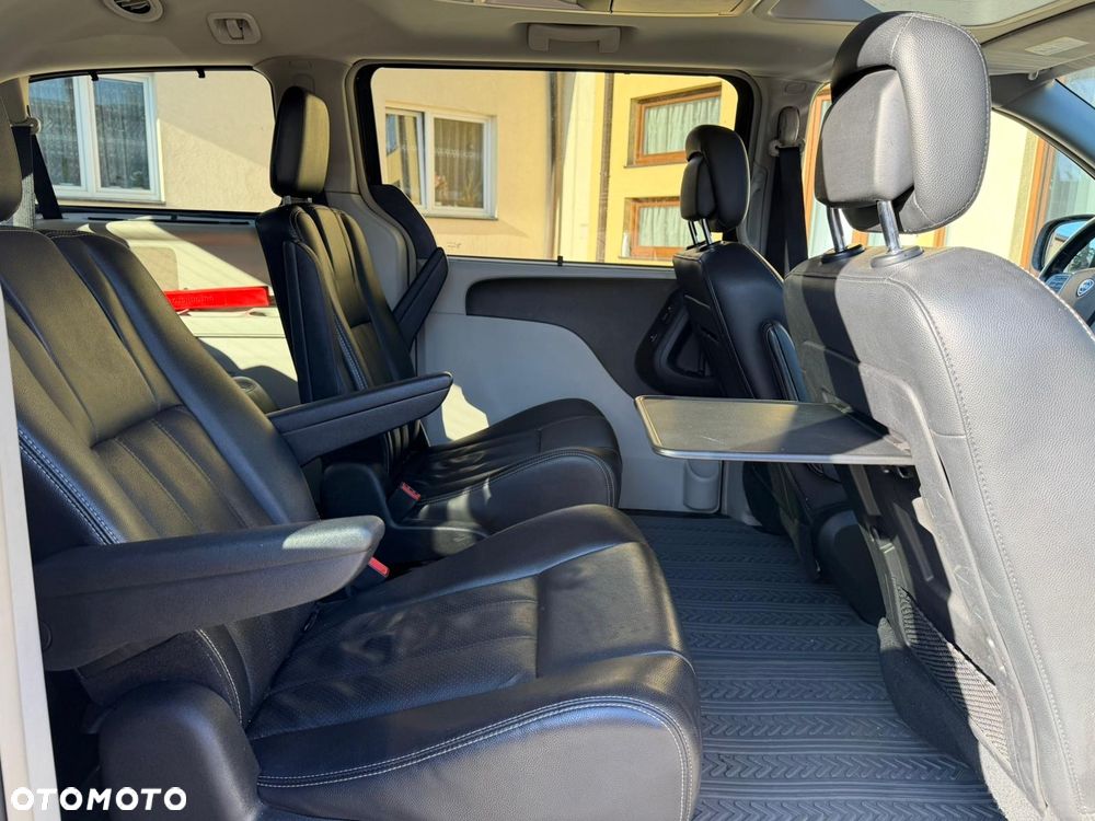 Lancia Voyager 3.6 Gold - 11