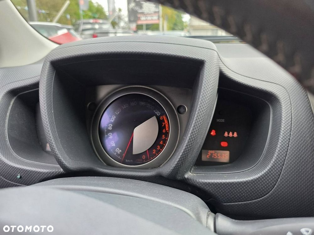 Toyota Urban Cruiser 1.33 Sol - 9