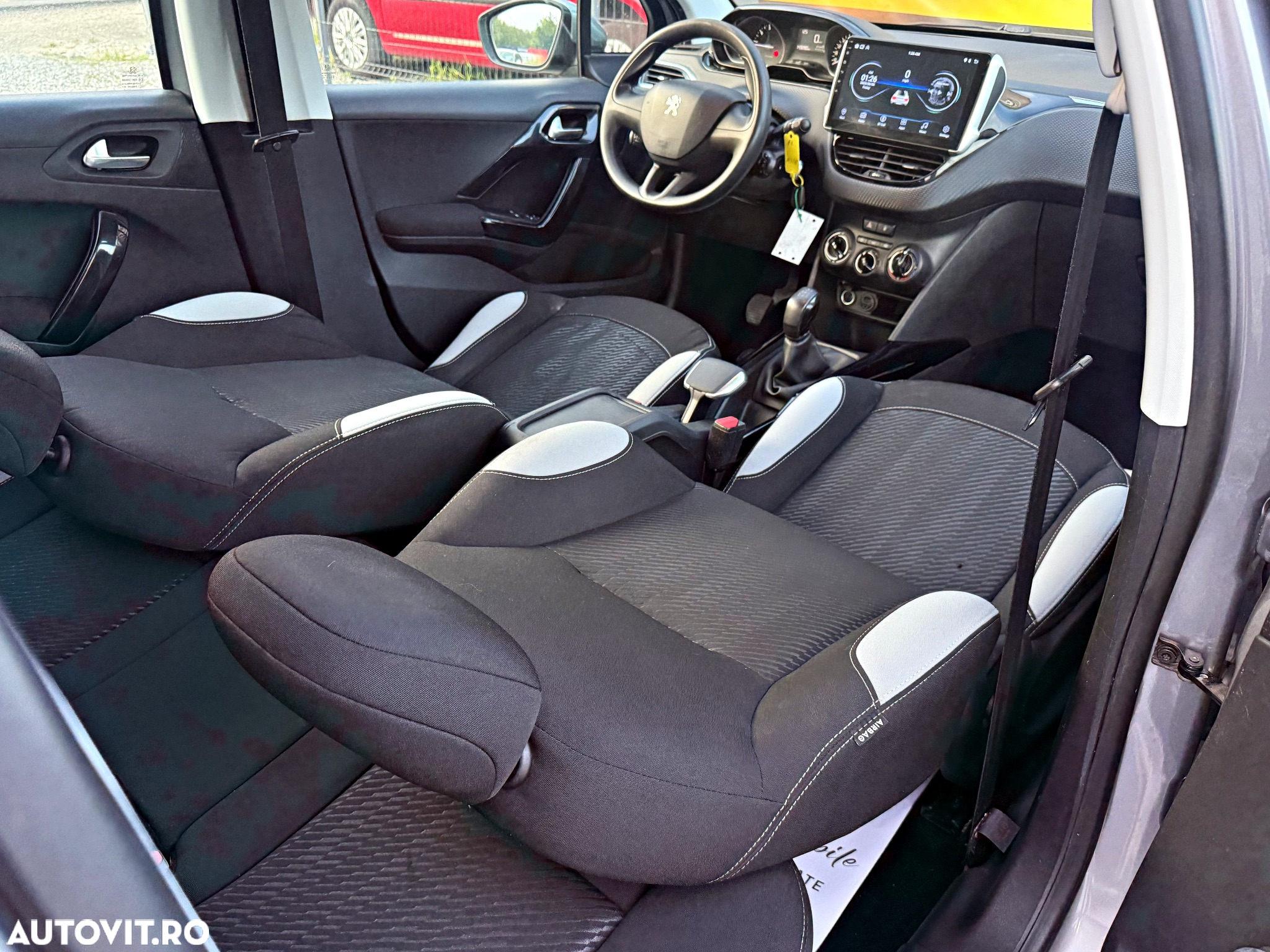 Peugeot 2008 1.2 L PureTech STT Active - 16